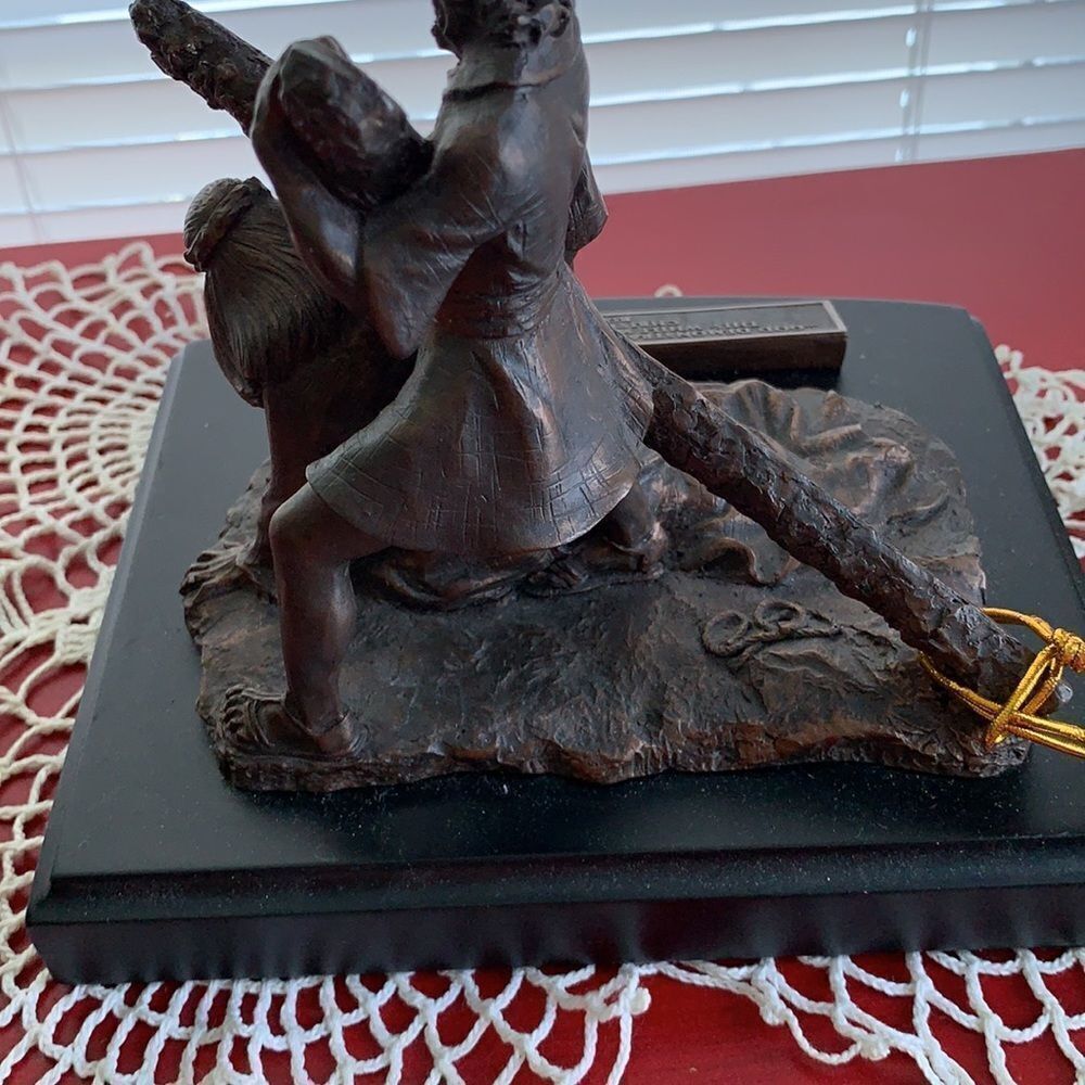 RARE Jesus and the Cross “Moments of Faith” Sculpture. NWT - Picture 8 of 8